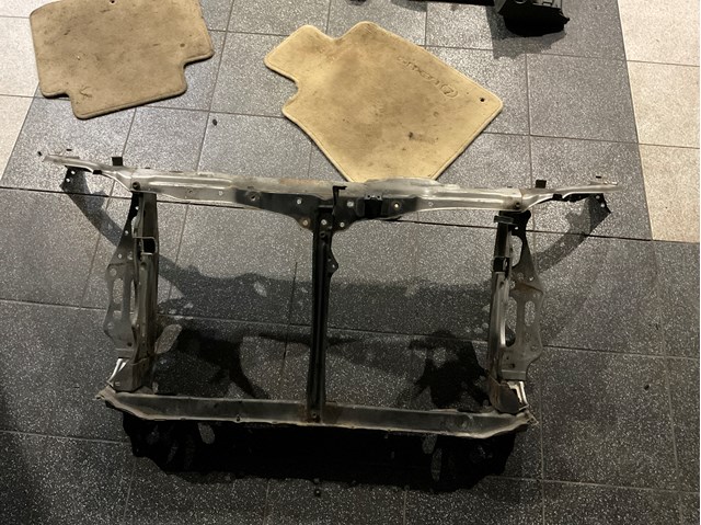 Do koszyka Osłona chłodnicy kompletna (panel mocowania reflektorów) Lexus GS  S19