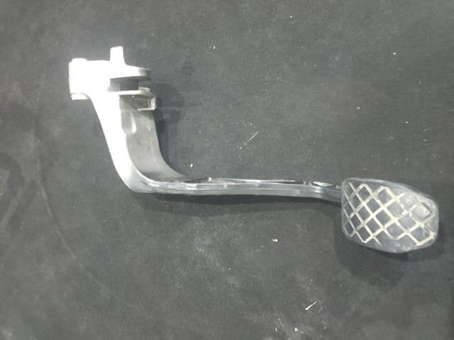 Pedał sprzęgła VAG 8D1721316F cena, od 91,47 USD