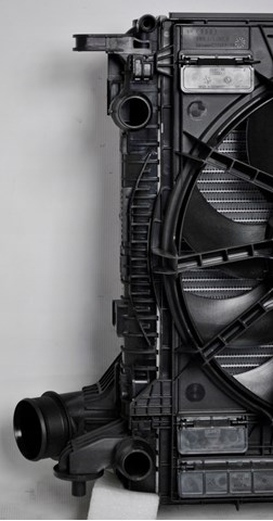 Chłodnica silnika VAG 8W0121251L cena, od 235,03 USD