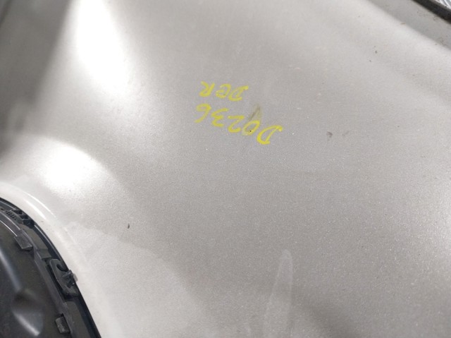 Błotnik przedni prawy LR061823 Land Rover