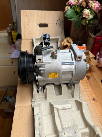 Sprężarka klimatyzacji General Motors 90457635 cena, od 94,35 USD