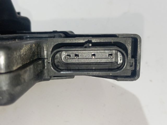 Do koszyka Zamek drzwi tylnych prawych Peugeot 308 III FB, FH, FP, F3, FM