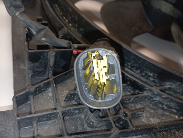 Do koszyka 9832930080 Opel Dyfuzor chłodnicy, w komplecie z silnikiem i wirnikiem