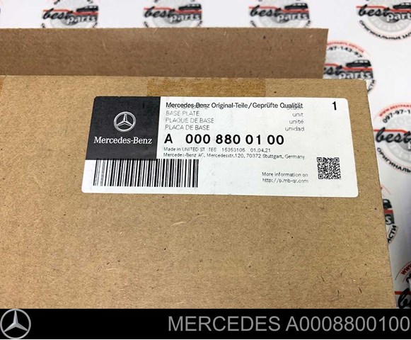 A0008800100 Mercedes Uchwyt emblematu kratki chłodnicy