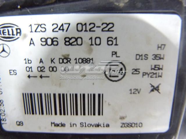 Reflektor prawy A9068201061 Mercedes