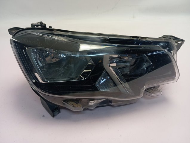 Reflektor prawy Peugeot/Citroen 9816826880 cena, od 263,90 USD