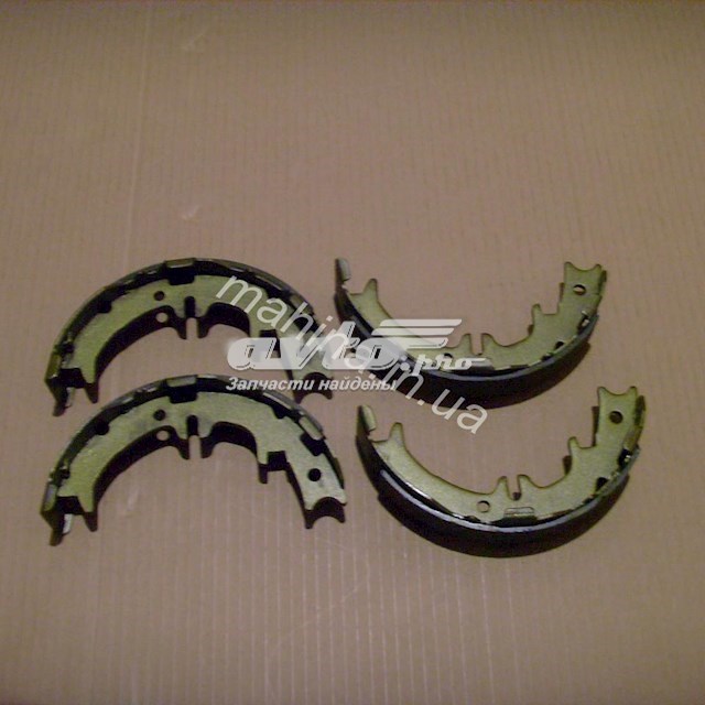 Klocki hamulca ręcznego Chery T113502170