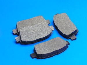 Klocki hamulcowe przednie tarczowe BYDF33501130 BYD