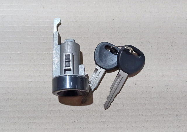 Stacyjka zapłonowa FSO S6460020 cena, od 8,48 USD