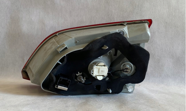 Lampa zespolona tylna lewa wewnętrzna 9678098080 Peugeot/Citroen
