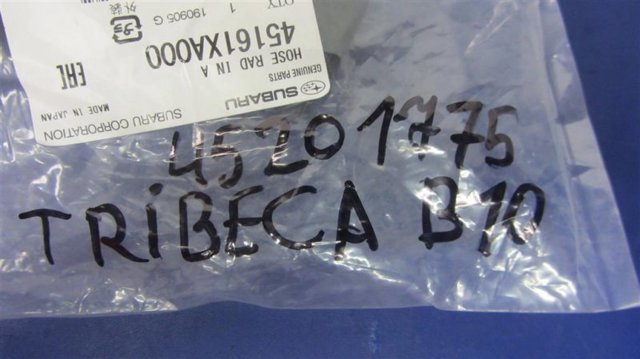  Przewód (króciec) chłodnicy górny Subaru Tribeca 