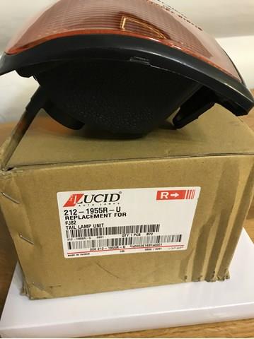 Lampa zespolona tylna prawa Toyota Land Cruiser 80 SUV (J8) (1990 - 1998) cena, od 22,41 USD
