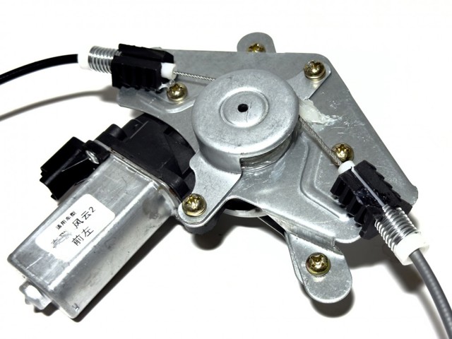 Mechanizm podnoszenia szyby drzwi przednich lewych A136104010BD Chery
