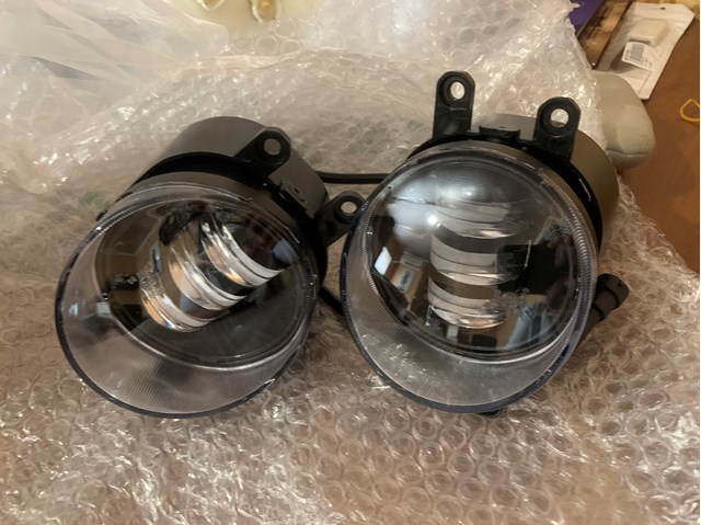 Lampa przeciwmgielna lewa Toyota Venza SUV (AGV1, GGV1) (2008 - 2017) cena, od 176,68 USD