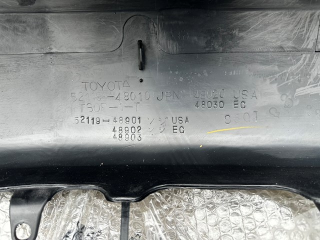 Zderzak przedni 5211948901 Toyota