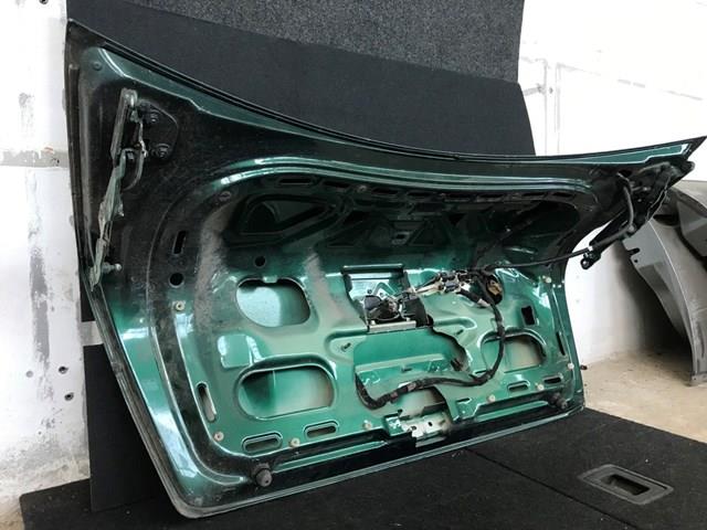 Do koszyka Klapa bagażnika Volkswagen Bora  1J2