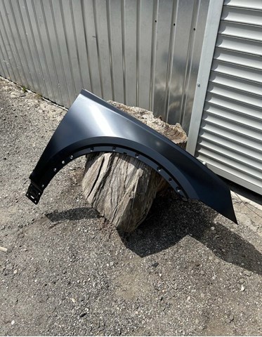 Błotnik przedni prawy Signeda PAD10028AR cena, od 138,34 USD