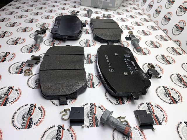 Klocki hamulcowe przednie tarczowe Mercedes A0004203404 cena, od 69,81 USD