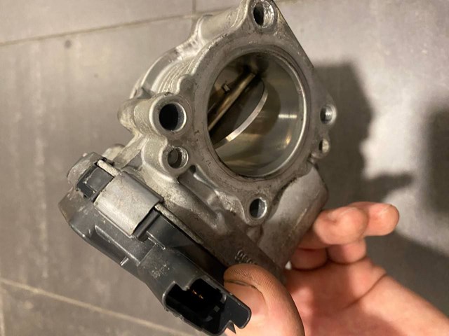 Przepustnica, komplet Peugeot/Citroen 9673534480