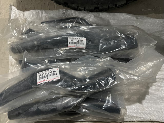 Przewód (króciec) chłodnicy górny Toyota Camry V