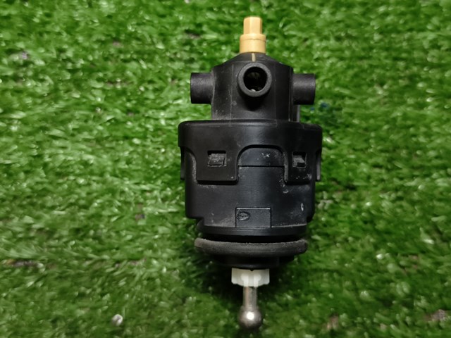 Korektor swiatel 00787845 Mitsubishi