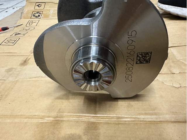 Wał korbowy silnika do Volkswagen Passat B8 3G2, CB2