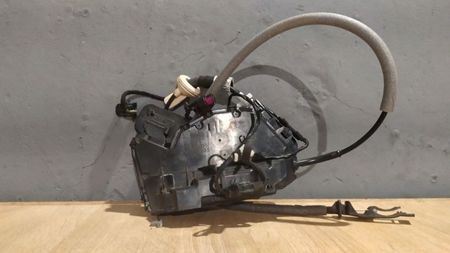  Zamek drzwi przednich prawych Volkswagen Jetta 7