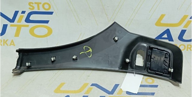 638747743R Renault (RVI) Nakładka błotnika przedniego prawego