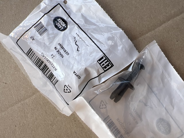 Land Rover RYQ500140 cena, od 3,76 USD