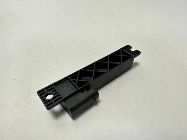LR099137 Land Rover 
