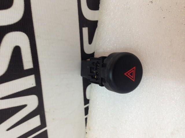 Przycisk włączania światła awaryjnego do Nissan JUKE JPN F15