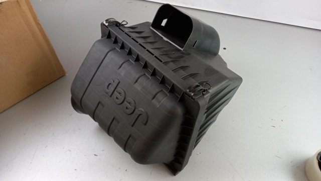 Obudowa filtra powietrza do Jeep Liberty/Cherokee  