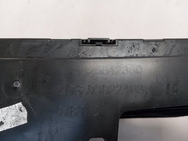 Wspornik zderzaka tylnego środkowy Peugeot/Citroen 9825842380 cena, od 66,10 USD