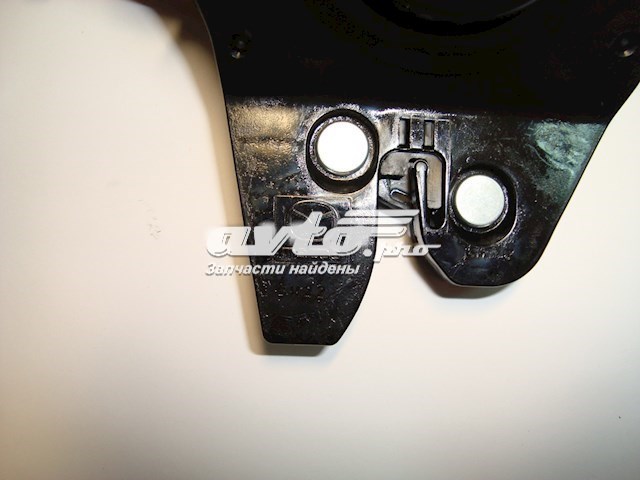  Zamek klapy bagażnika (3/5 drzwi tylnych) Mazda 3 