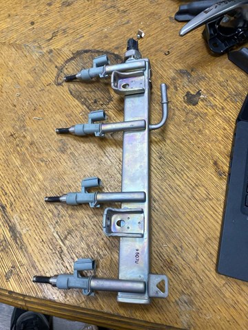  Czujnik ciśnienia paliwa Toyota Yaris 