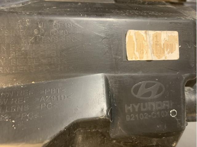 Reflektor prawy 92102C1000 Hyundai/Kia