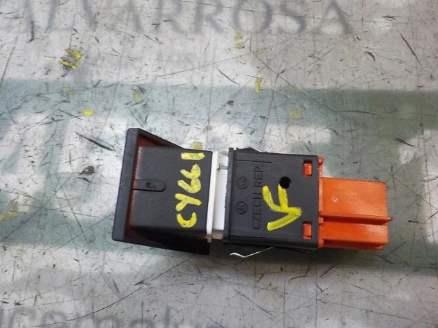 Przycisk włączania światła awaryjnego Skoda Roomster 