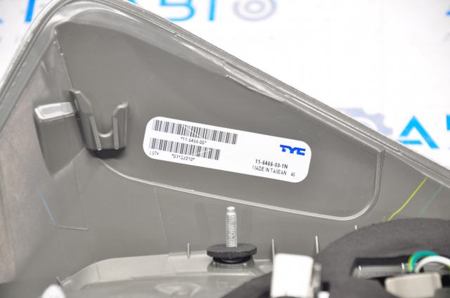 116466001N TYC Lampa zespolona tylna lewa