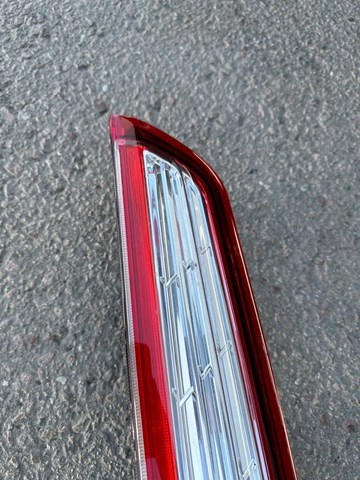 Do koszyka BK2113404AJ Ford Lampa zespolona tylna prawa