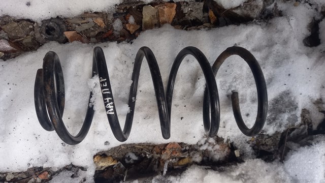 Sprężyna przednia 96407752 General Motors