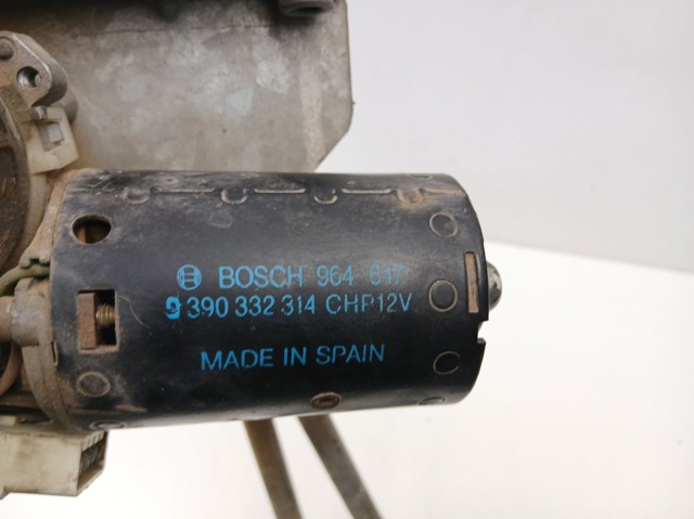 Do koszyka Silniczek wycieraczki szyby przedniej Peugeot 205 I 741A, C