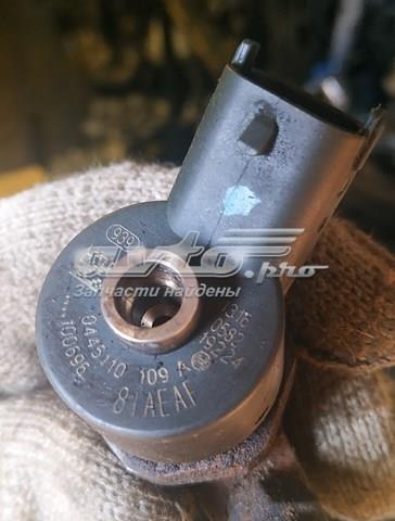 8200100696 Renault (RVI) Wtryskiwacz paliwa