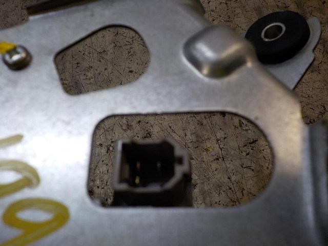  Silniczek wycieraczki tylnej szyby Nissan X-Trail 