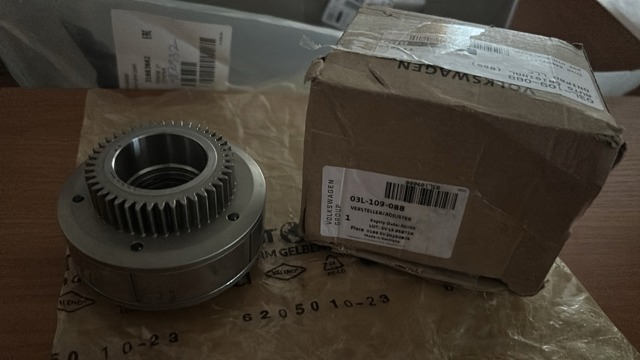 03L109088 VAG Koło zębatewalcowe wałka rozrządu silnika