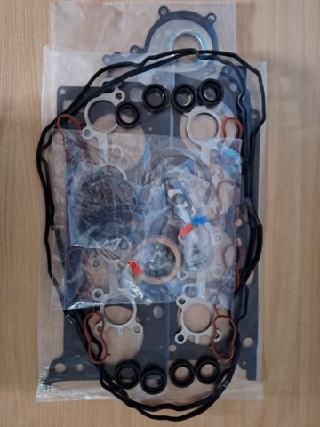 Zestaw uszczelek silnika pełny 0411138163 Toyota