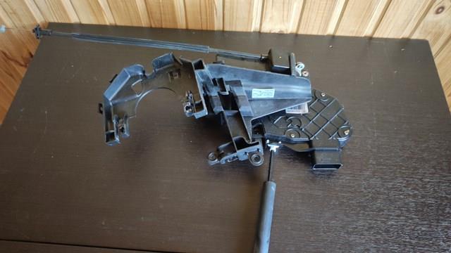 Zamek drzwi przednich lewych Jaguar JDE38173