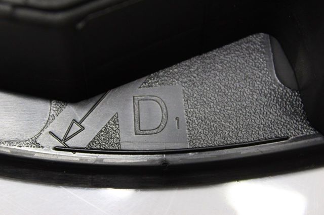 Listwa ochronna błotnika przedniego lewego Peugeot/Citroen 9825216080 cena, od 48,96 USD