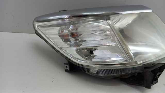 811100K440 Toyota Reflektor prawy
