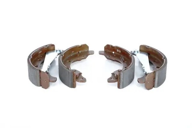 Klocki hamulcowe tylne bębnowe Bosch 986487270 cena, od 25,80 USD