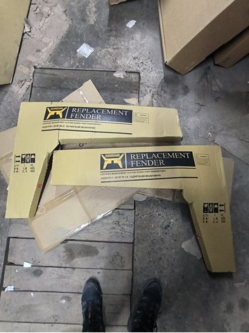 Błotnik przedni prawy Polcar 13X402 cena, od 129,37 USD